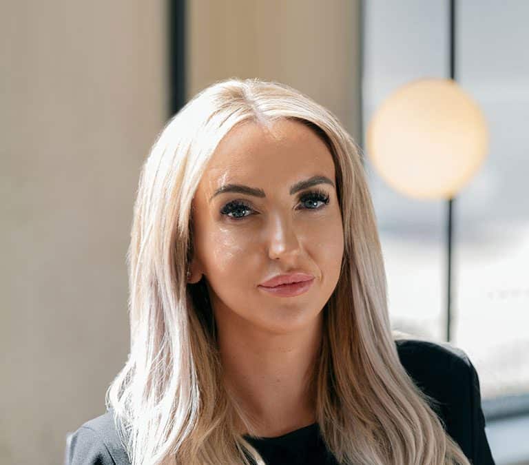 An Experienced Divorce Lawyer in Bramhall is Available to Assist